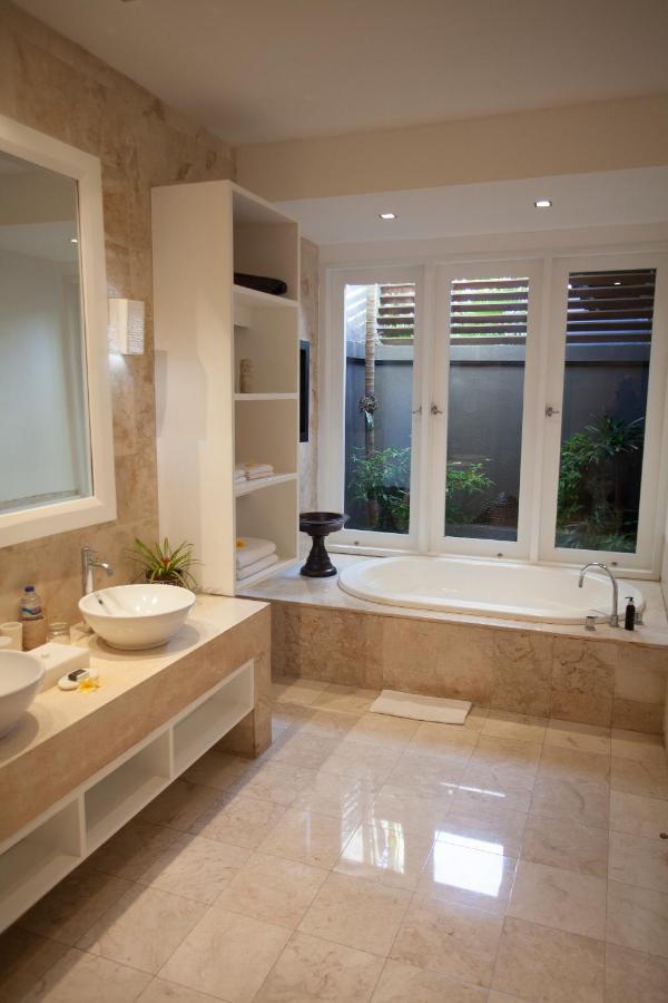 Lakshmi Luxury Villas, Walk To The Beach And Seminyak Shopping Kültér fotó